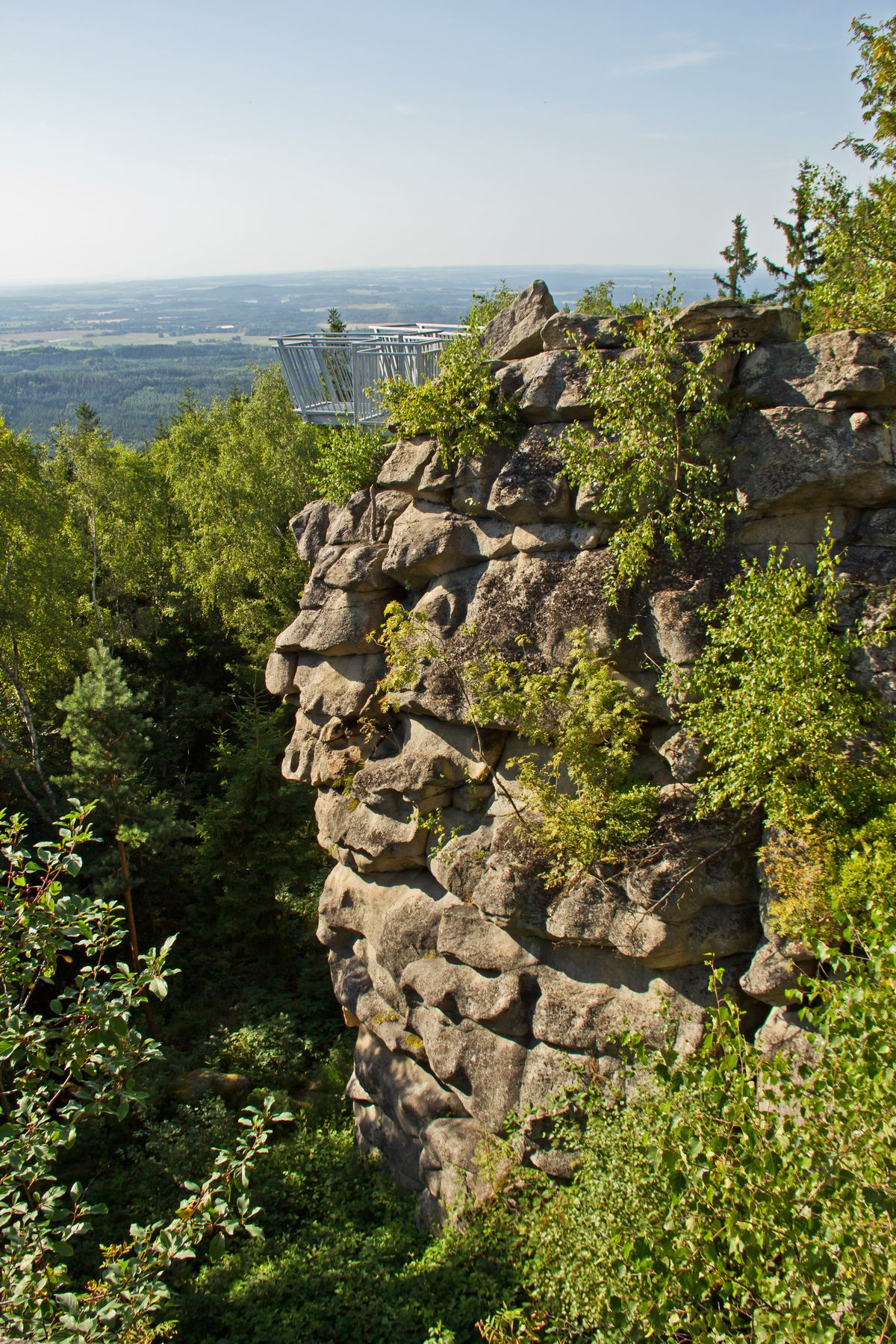 Granitformationen am Mandelstein mit Blick über das Waldviertel